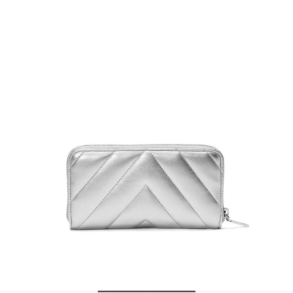 Victoria's Secret Silver Quilted  Large Wallet with Zip Closure - Picture 4 of 6